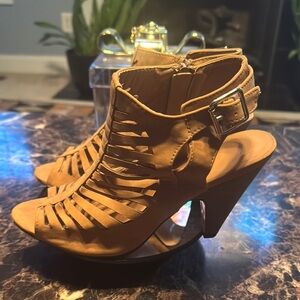 Charles Albert Caged Breathable Gladiator Pumps with Zipper Closure Size 10